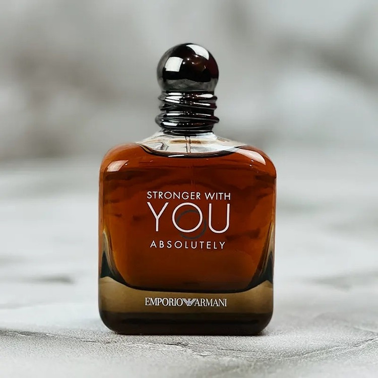 عطر گرمی استرانگر ویت یو مردانه